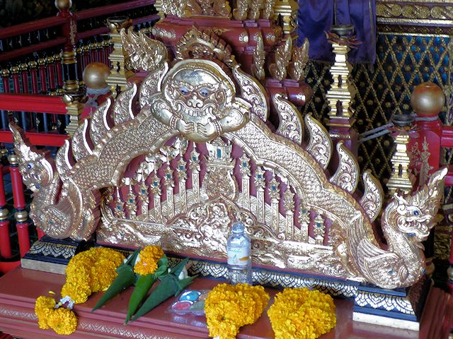 チェディルアン ご本尊台座のナーガ