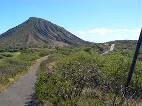 �n�i�E�}�p�@�O�֎R�n�C�L���O���[�h���猩���R�R�N���[�^�[