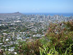 �^���^���X�̋u�A�H���̒��ԏꂩ��