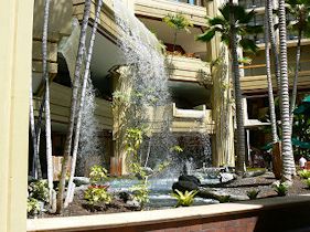 ���E�W�����_���̑O�ɂ���n�C�A�b�g���[�W�F���V�[�P�K�̑�