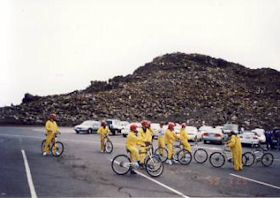 �n���A�J�����玩�]�Ԃŉ���c�A�[