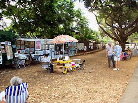 �z�m�����������t�F���X�ōs���Ă���A�[�g�V���[